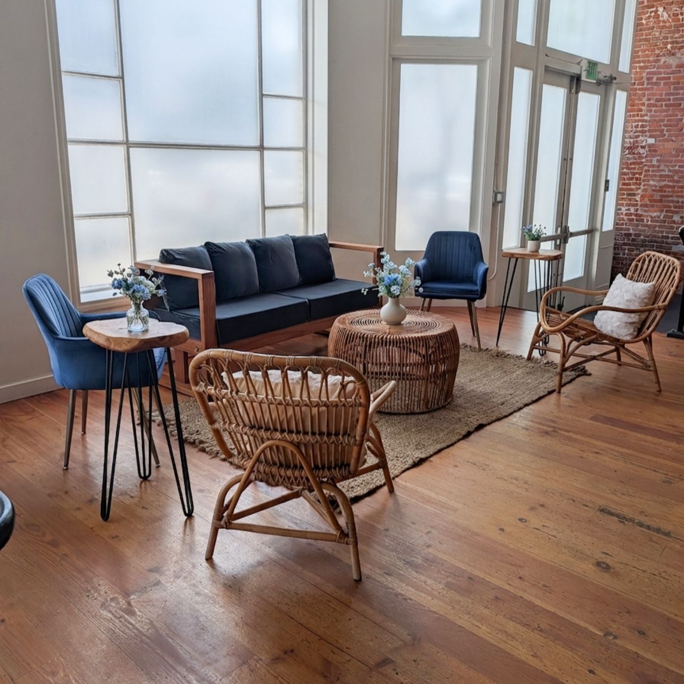 <hide>Lounge – </hide>Lyona - Image 9