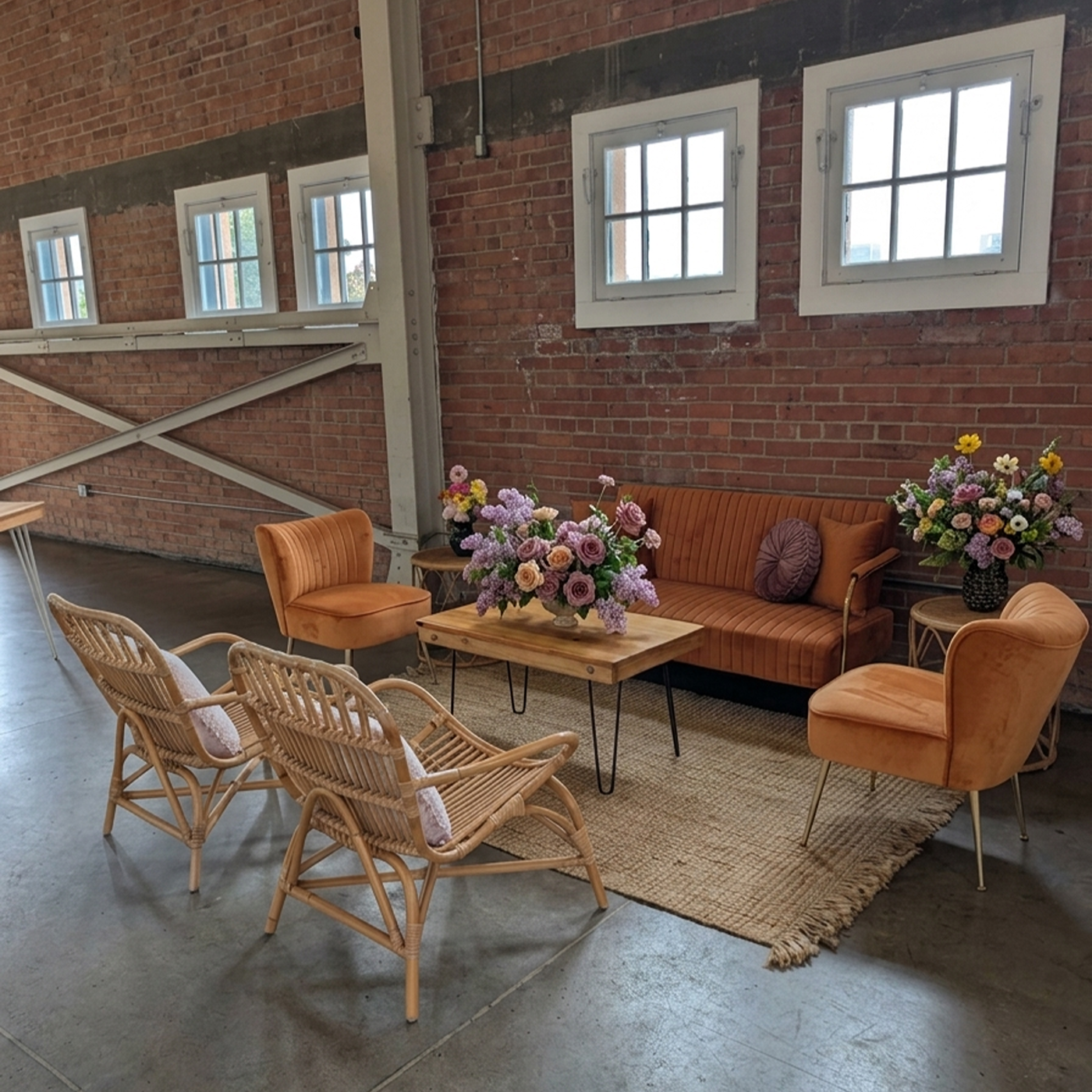 <hide>Lounge – </hide> Juneau - Image 2